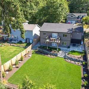 Twin Oaks Retreat By Avantstay Mins To Freeland Langley Exterior photo