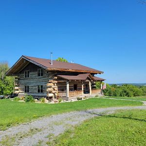 Firefly Creek Lodge Livonia Exterior photo