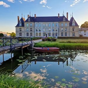 Chateau De Vitry-La-Ville Exterior photo