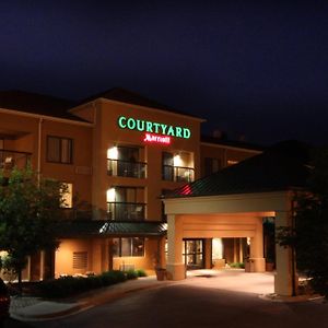 Courtyard By Marriott Flint Grand Blanc Hotel Exterior photo