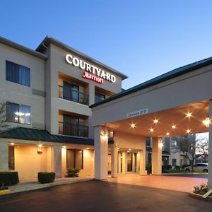 Courtyard By Marriott Dayton North Hotel Exterior photo