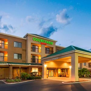 Courtyard By Marriott Lakeland Hotel Exterior photo