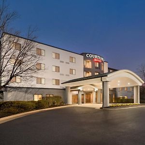 Courtyard By Marriott Potomac Mills Woodbridge Hotel Exterior photo