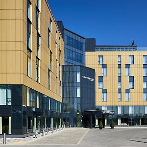 Courtyard By Marriott London Heathrow Airport Hotel Harlington  Exterior photo