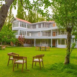 Kentish Lodge Skardu Exterior photo