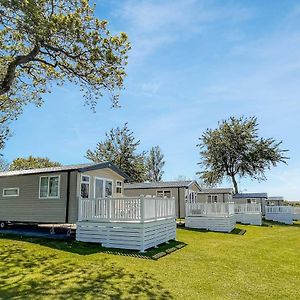 Orchards Holiday Park Hotel Newbridge  Exterior photo