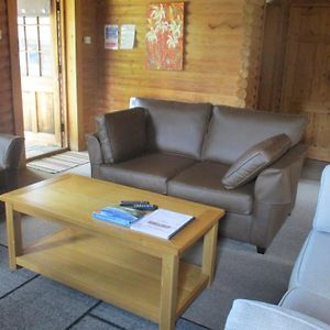 Pantglas Hall Lodges Llanfynydd Exterior photo