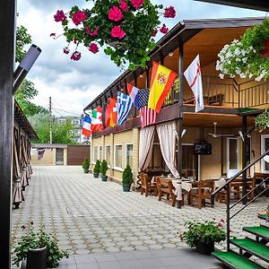 Katrin Hotel Berdiansk Exterior photo