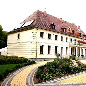 Hotel Swietoborzec Lobez Exterior photo