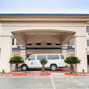 Quality Inn & Suites Airport Austin Exterior photo