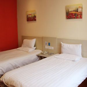 Hanting Express Shanghai Zhangjiang Financial Information Park Hotel Room photo