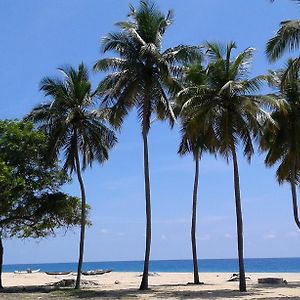 Naaval Beach Villa & Rooms Batticaloa Room photo