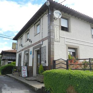 Pension Parrilla Casa Vicente Hotel Tineo Exterior photo