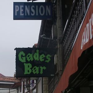 Pension Gades Cabezon De La Sal Exterior photo