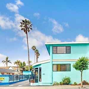 Super 8 Santa Cruz/Beach Boardwalk West Hotel Exterior photo