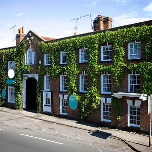 The Talbot Inn Woking Exterior photo