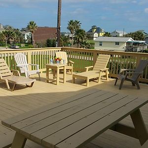 Private Beach -- Away From The Crowds - Ocean Views -Short Drive To Moody Gardens, Schlitter Bahn, Pleasure Pier Villa Galveston Exterior photo