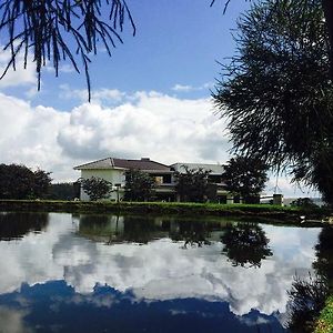 Sobre Piedras Lodge And Family Otavalo Exterior photo