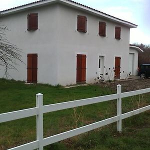 Chambre D'Hotes Ronquer Hotel Avensan Exterior photo