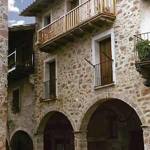 Apartaments Placa Major Santa Pau Exterior photo