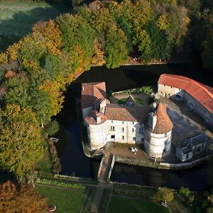 La Loge Du Chateau Villa Saint-Dier-d'Auvergne Exterior photo