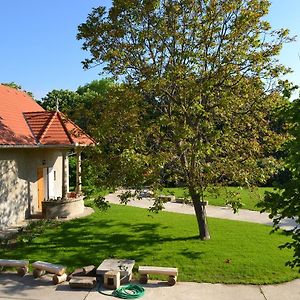 Turjan Vendeghaz Hotel Erdobenye Exterior photo