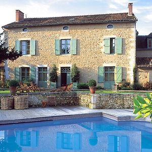 Hotel Les Orangeries Lussac-les-Châteaux Exterior photo