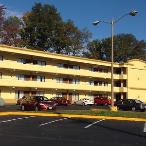 Diamond Inn & Suites Richmond Exterior photo