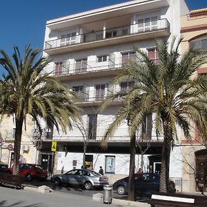 Hostal Residencia Celma Hotel Sant Carles de la Ràpita Exterior photo