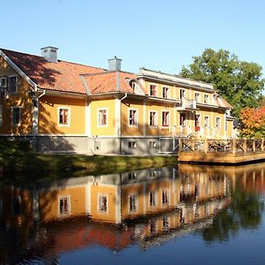 Dufweholms Herrgard Guest House Katrineholm Exterior photo