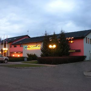 Hotel Dynamic Nová Dubnica Exterior photo