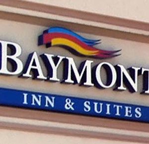 Baymont By Wyndham Marshalltown Hotel Exterior photo