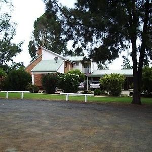 Park House Motor Inn Oakey Exterior photo