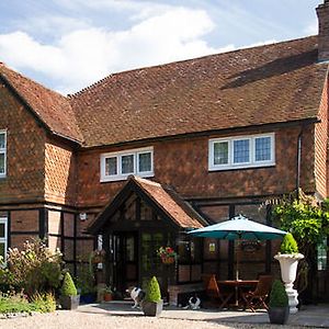 Vulcan Lodge Guest House Horley Exterior photo