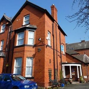 The Limes Chester Bed & Breakfast Exterior photo