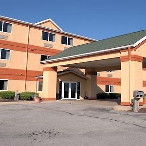 Commodore Perry Inn & Suites Port Clinton Exterior photo