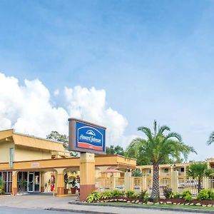 Howard Johnson Express Inn Lake Charles Exterior photo