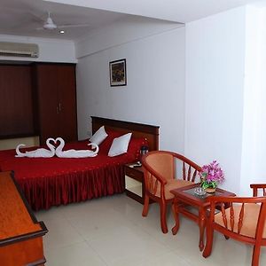 Hotel Nanduri Regency Guntur Exterior photo