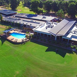 Renmark Country Club Hotel Room photo