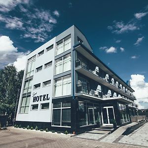 Zinedine Sport-Hotel Uzhhorod Exterior photo