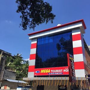 Mega Tourist Home Guruvayur Exterior photo