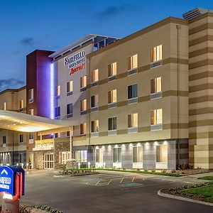 Fairfield Inn & Suites By Marriott Lethbridge Exterior photo