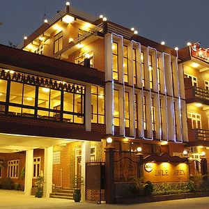 Inle Apex Hotel Nyaungshwe Township Exterior photo