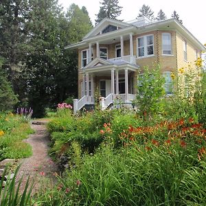 Auberge Taylor Manor Saint-Georges Exterior photo