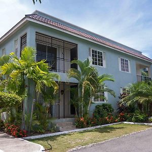 Wellington Cove Apartment Enfield Exterior photo