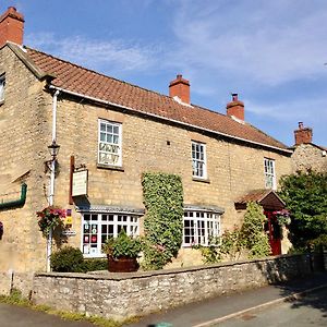 Plumpton Court Hotel Nawton Exterior photo