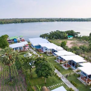 Bluemoon Riverside Hotel Phibun Mangsahan Exterior photo