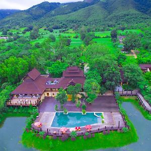 Aureum Palace Hotel & Resort Inle Nyaungshwe Township Exterior photo