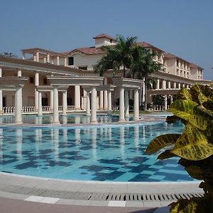 The Lake Land Country Club Residency Hotel Kolkata Exterior photo