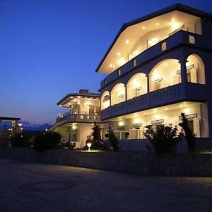 Gogas Palace Aparthotel Ammoudia Exterior photo